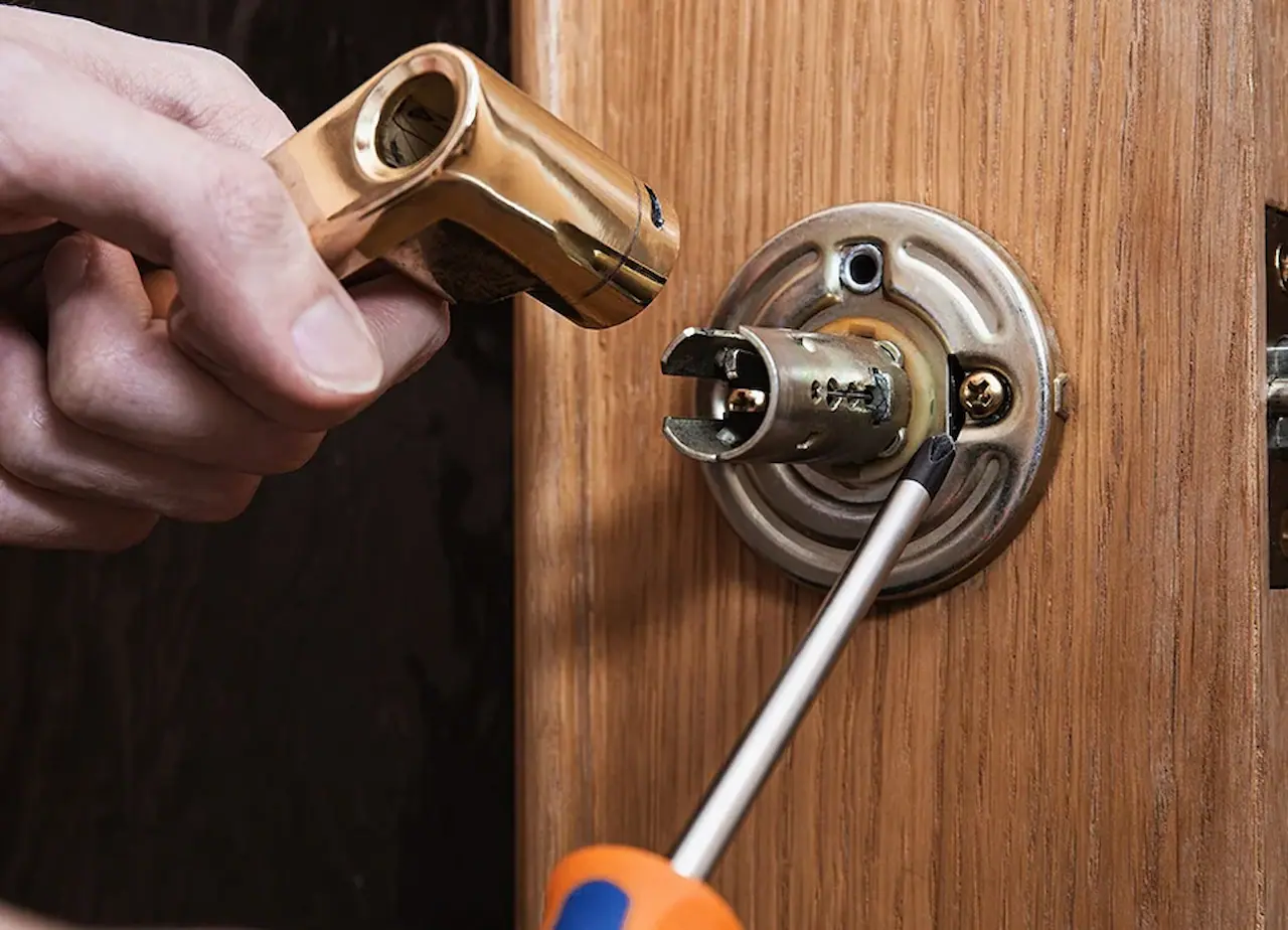 Sécurisation de porte après effraction